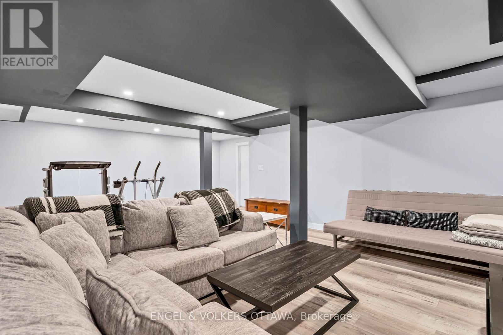 29 Valley Ridge Street