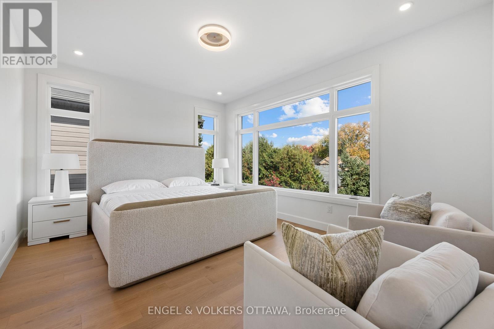 493 Highcroft Avenue