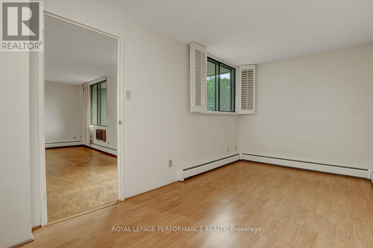 404 - 415 Greenview Avenue