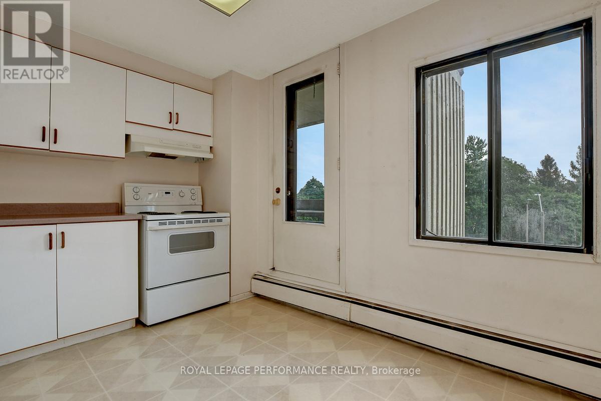 404 - 415 Greenview Avenue