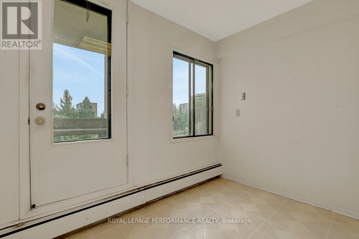 404 - 415 Greenview Avenue