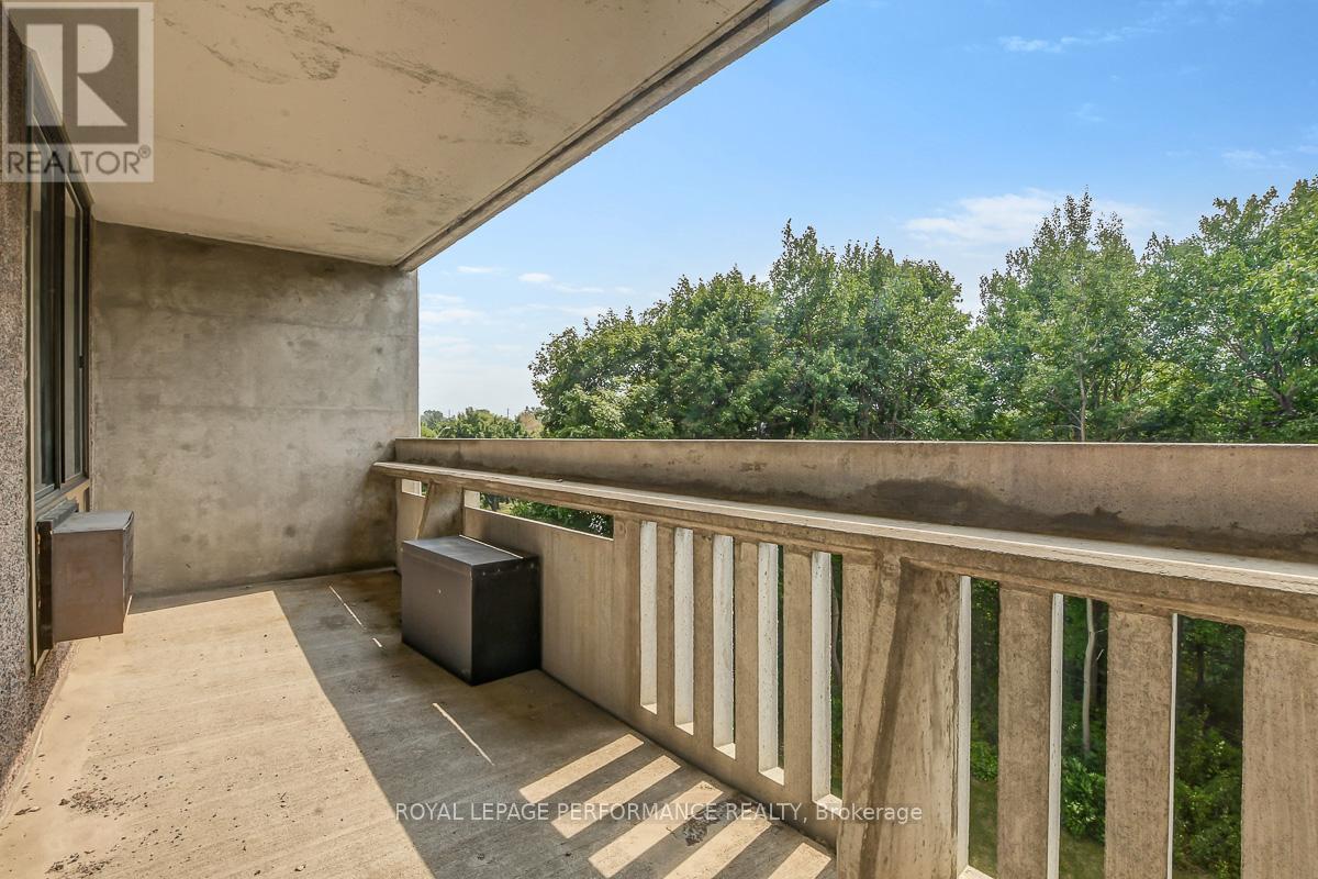 404 - 415 Greenview Avenue