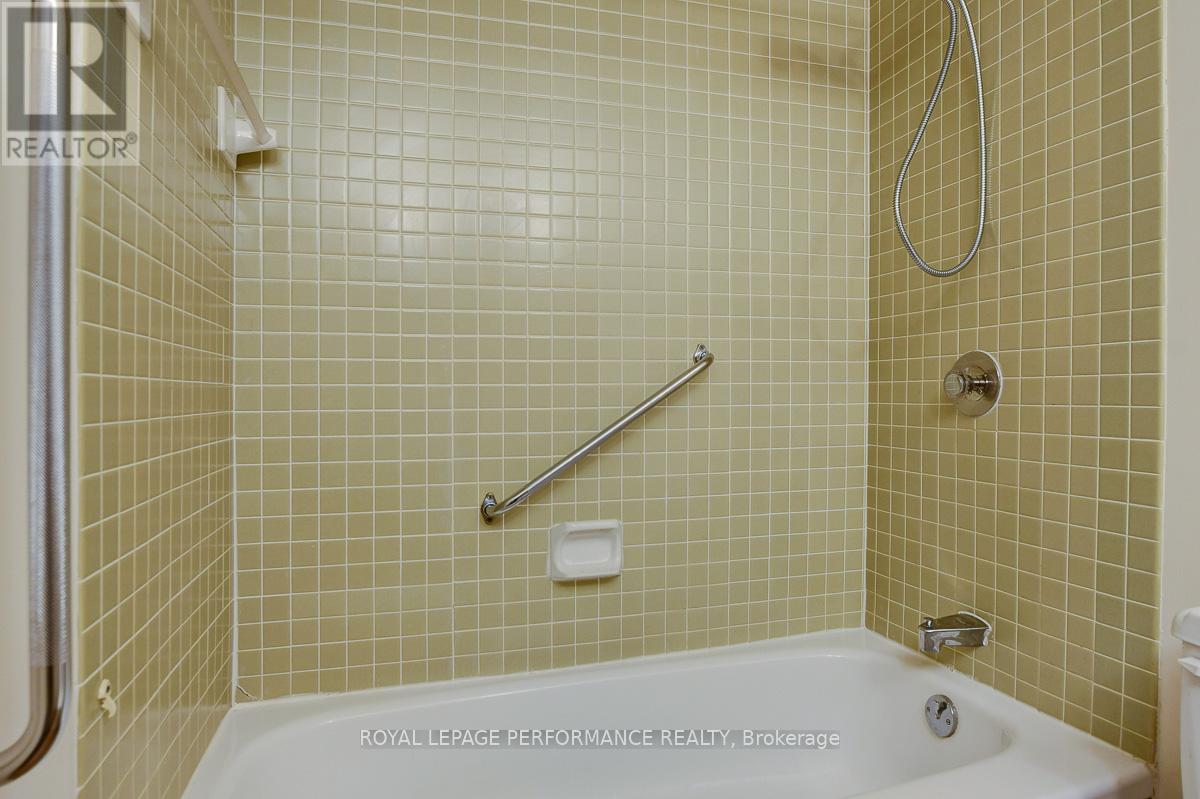 404 - 415 Greenview Avenue