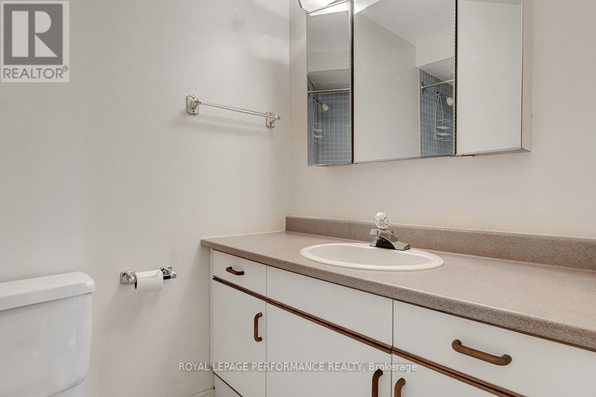 404 - 415 Greenview Avenue