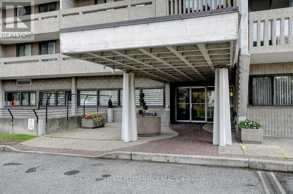 404 - 415 Greenview Avenue