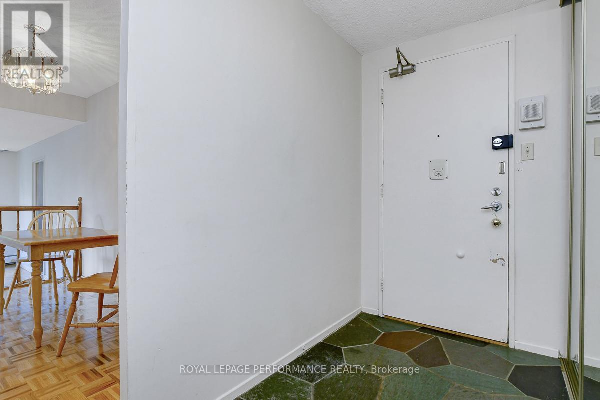 404 - 415 Greenview Avenue