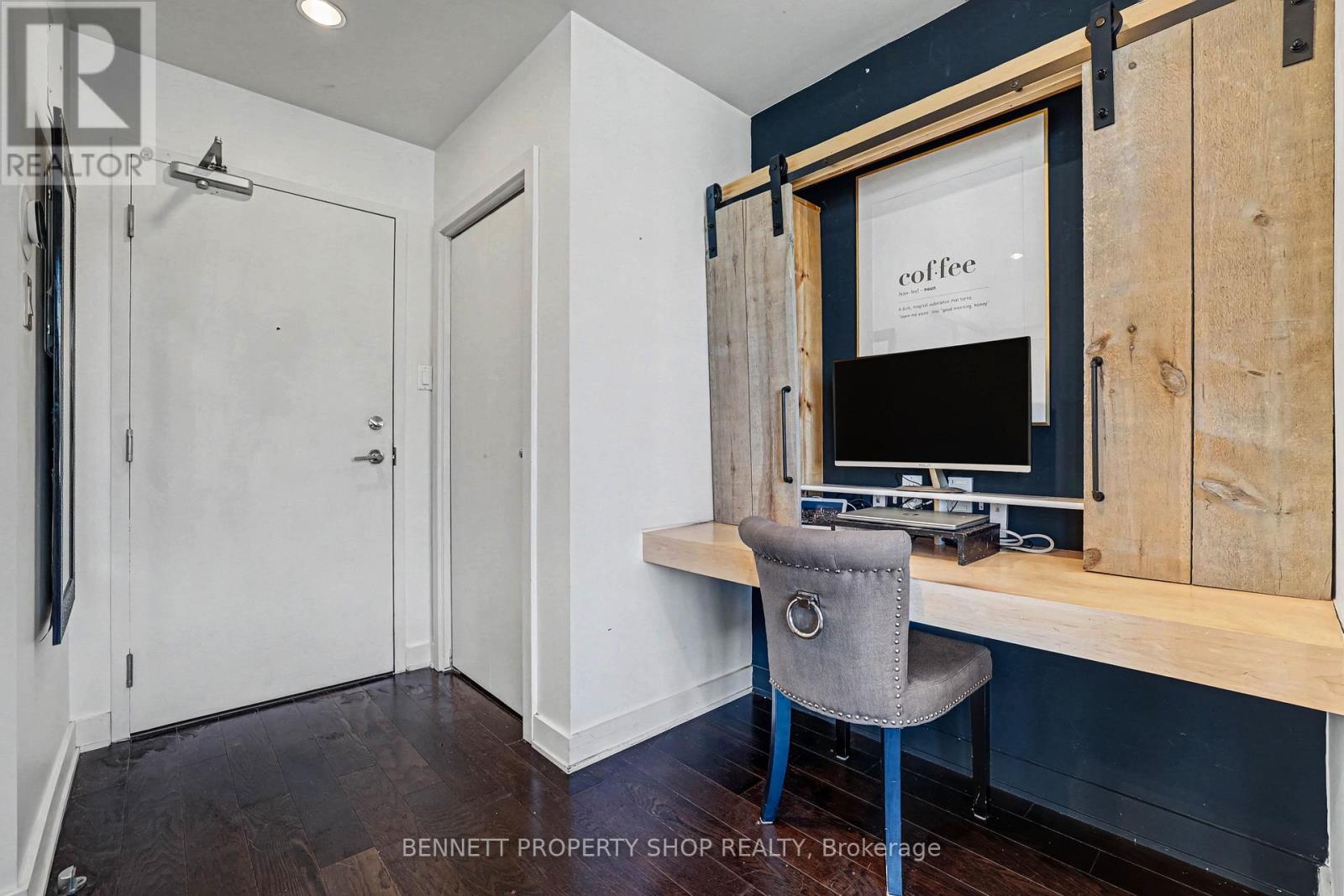 811 - 360 Mcleod Street