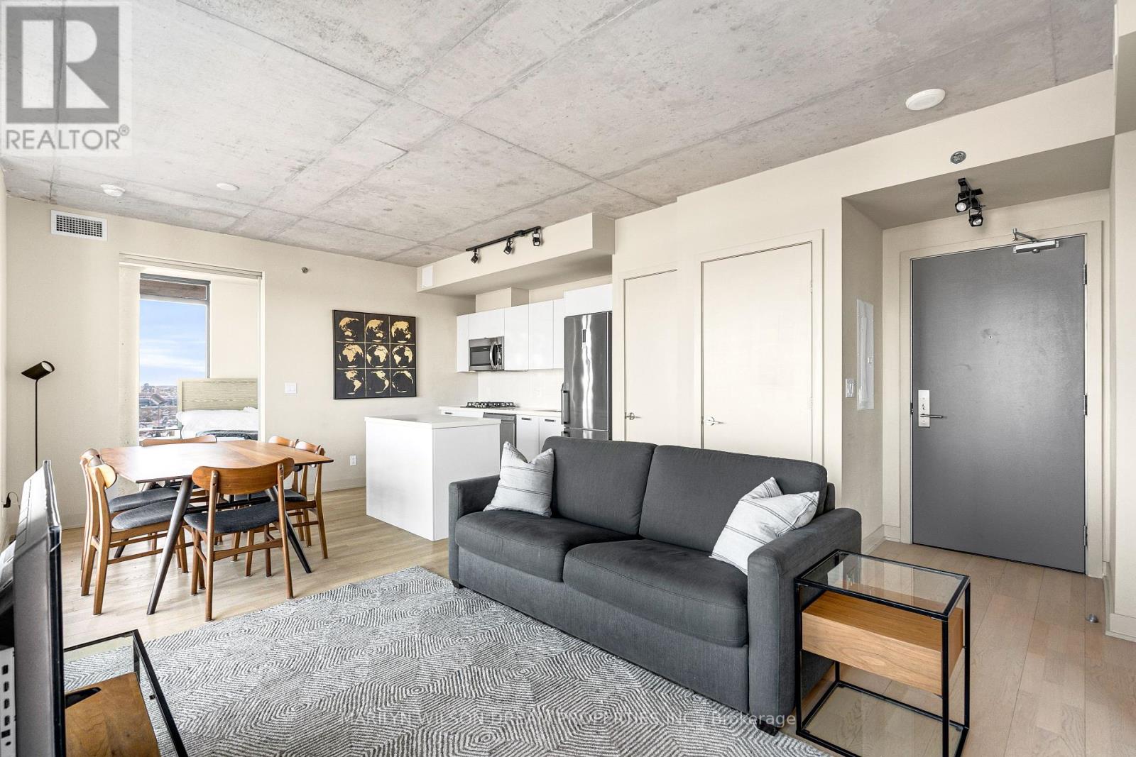 1701 - 203 Catherine Street