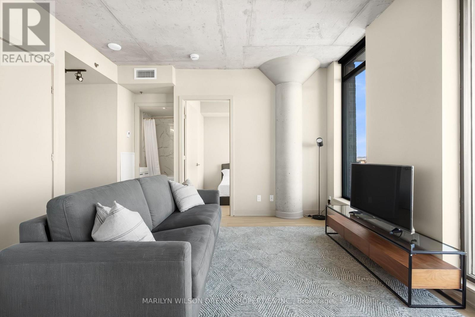 1701 - 203 Catherine Street