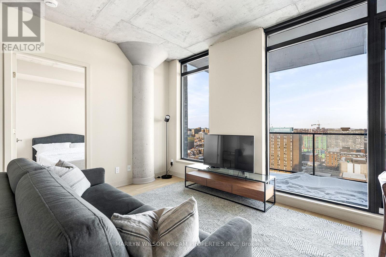 1701 - 203 Catherine Street