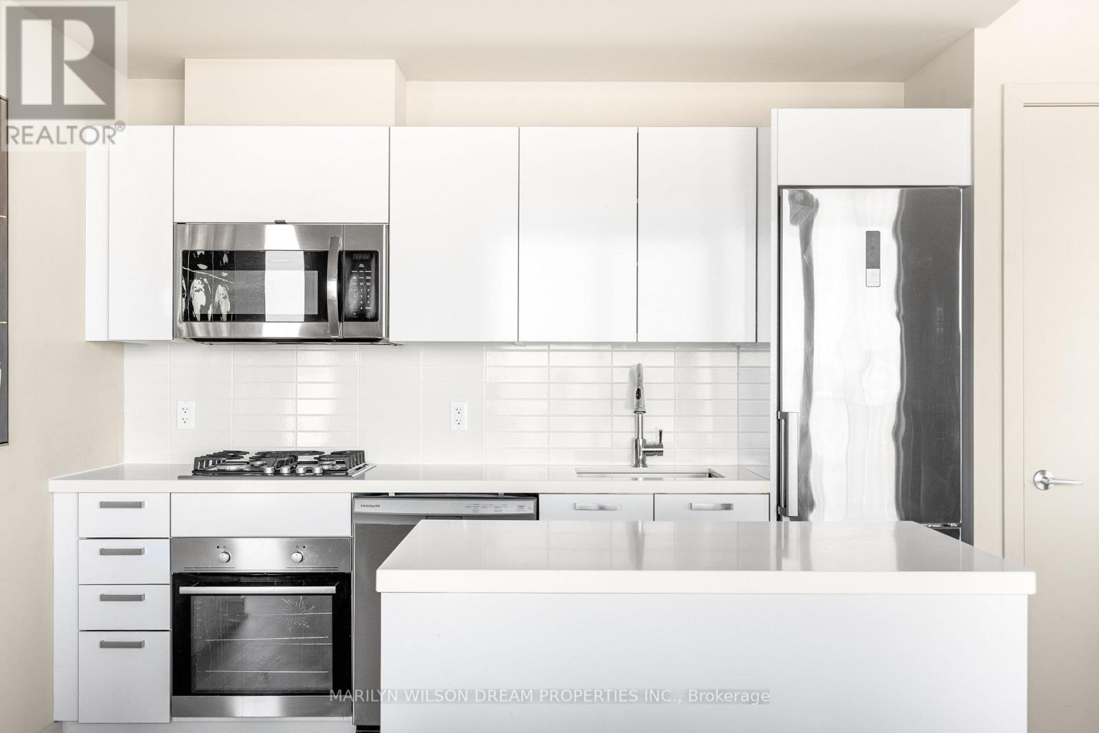 1701 - 203 Catherine Street