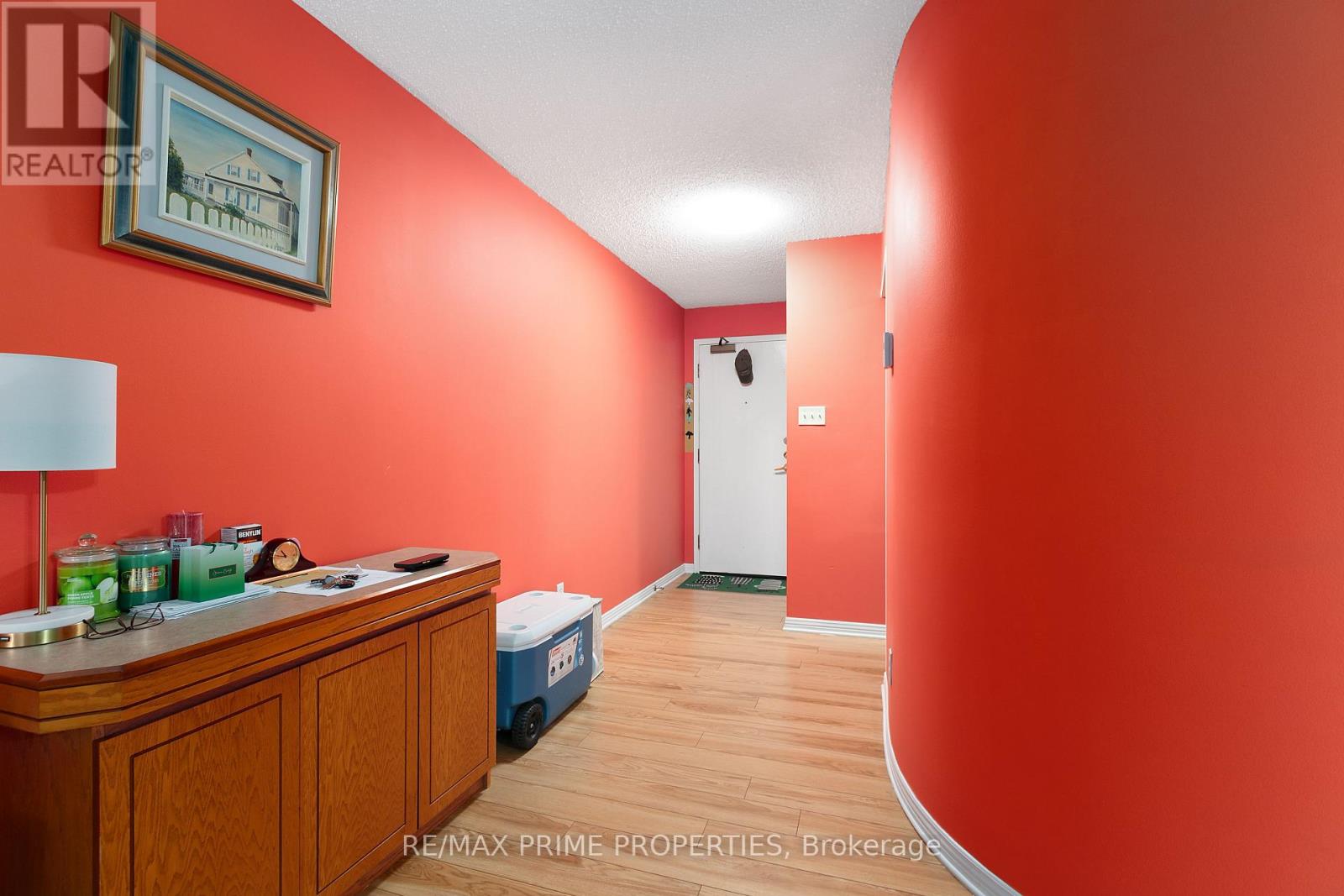 901 - 200 Lafontaine Avenue