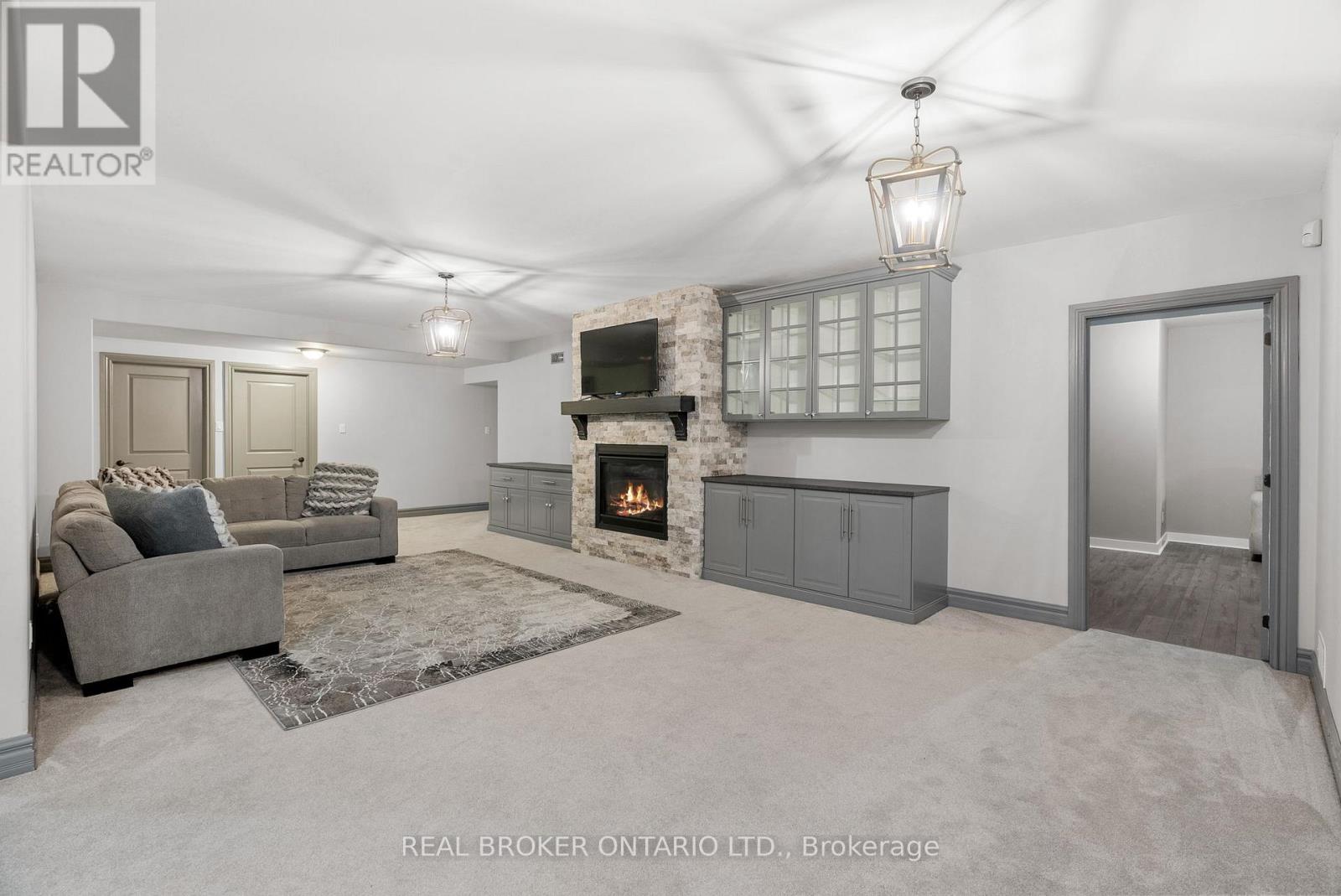 525 Tullamore Street