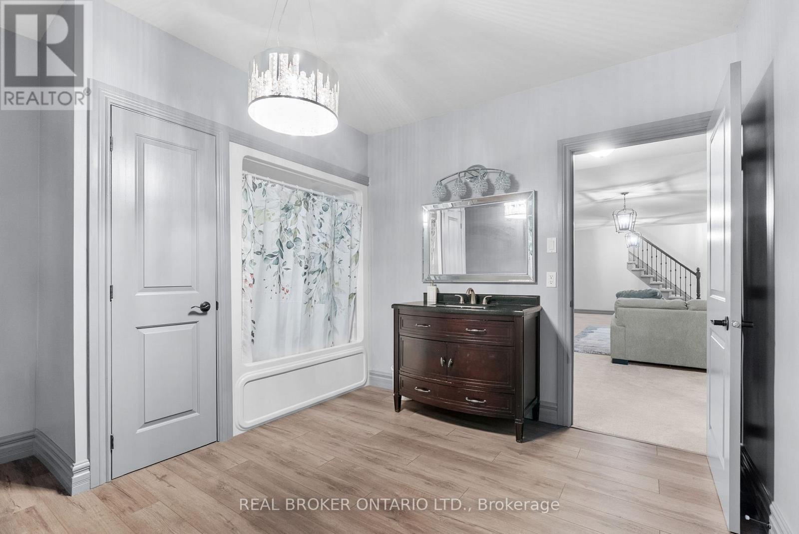 525 Tullamore Street