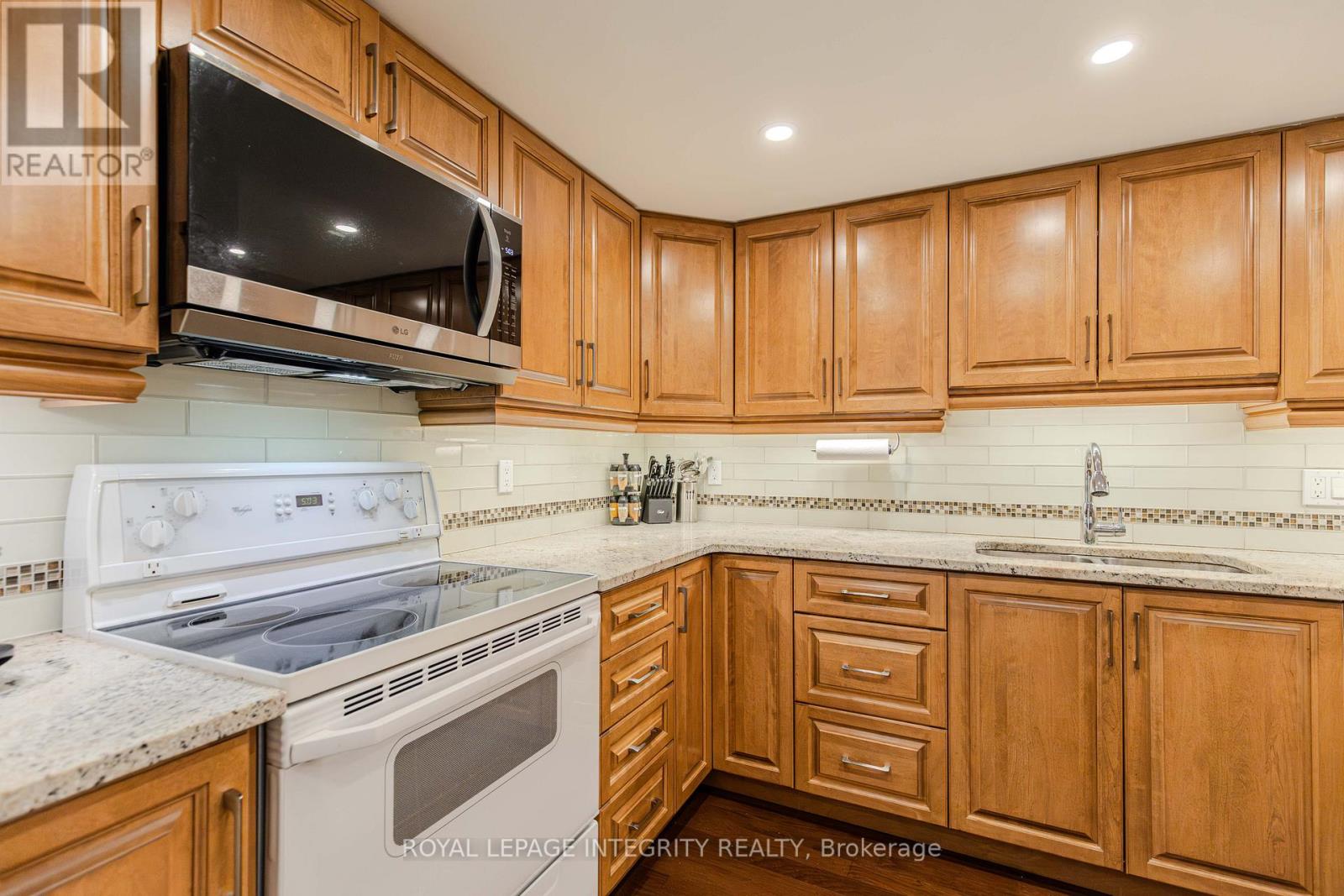 203 - 3099 Carling Avenue