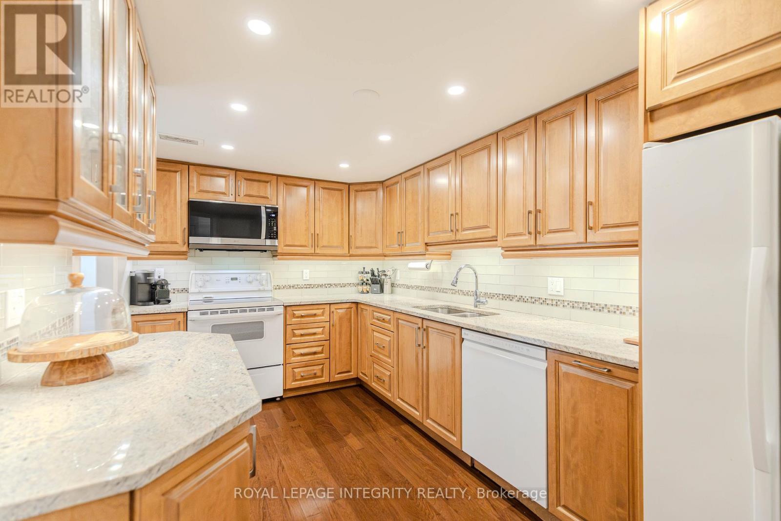 203 - 3099 Carling Avenue