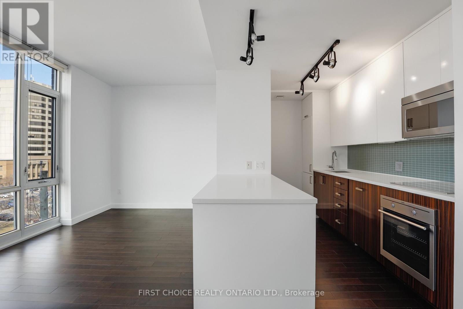 506 - 201 Parkdale Avenue