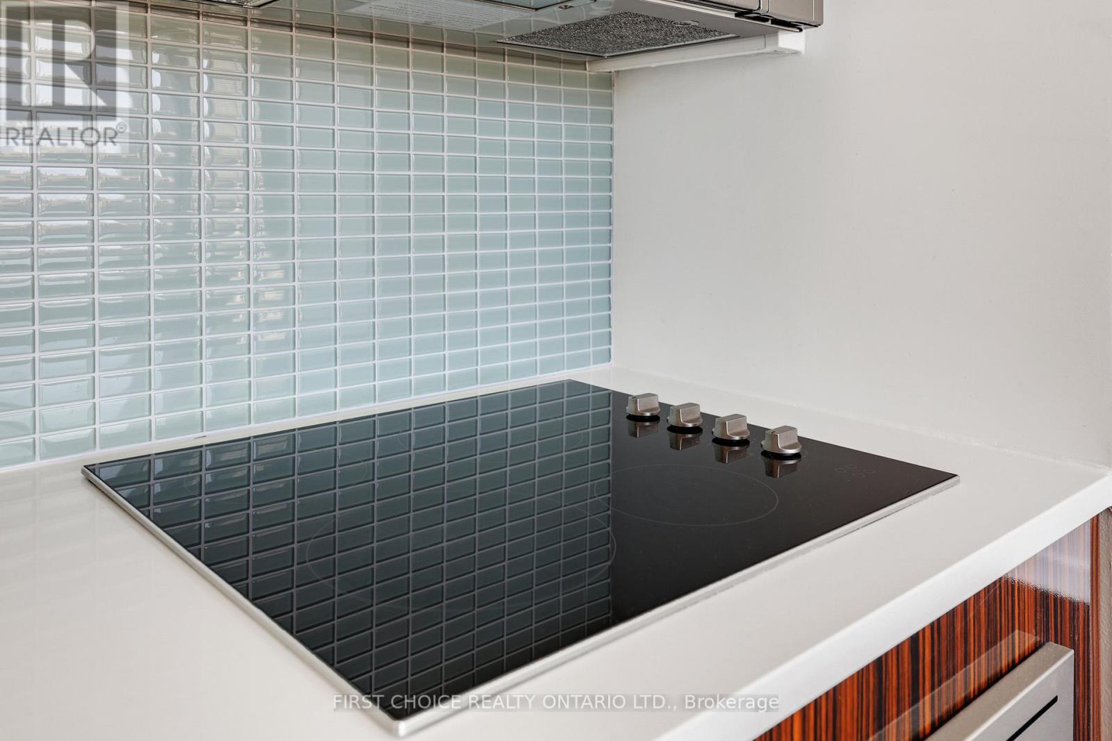 506 - 201 Parkdale Avenue