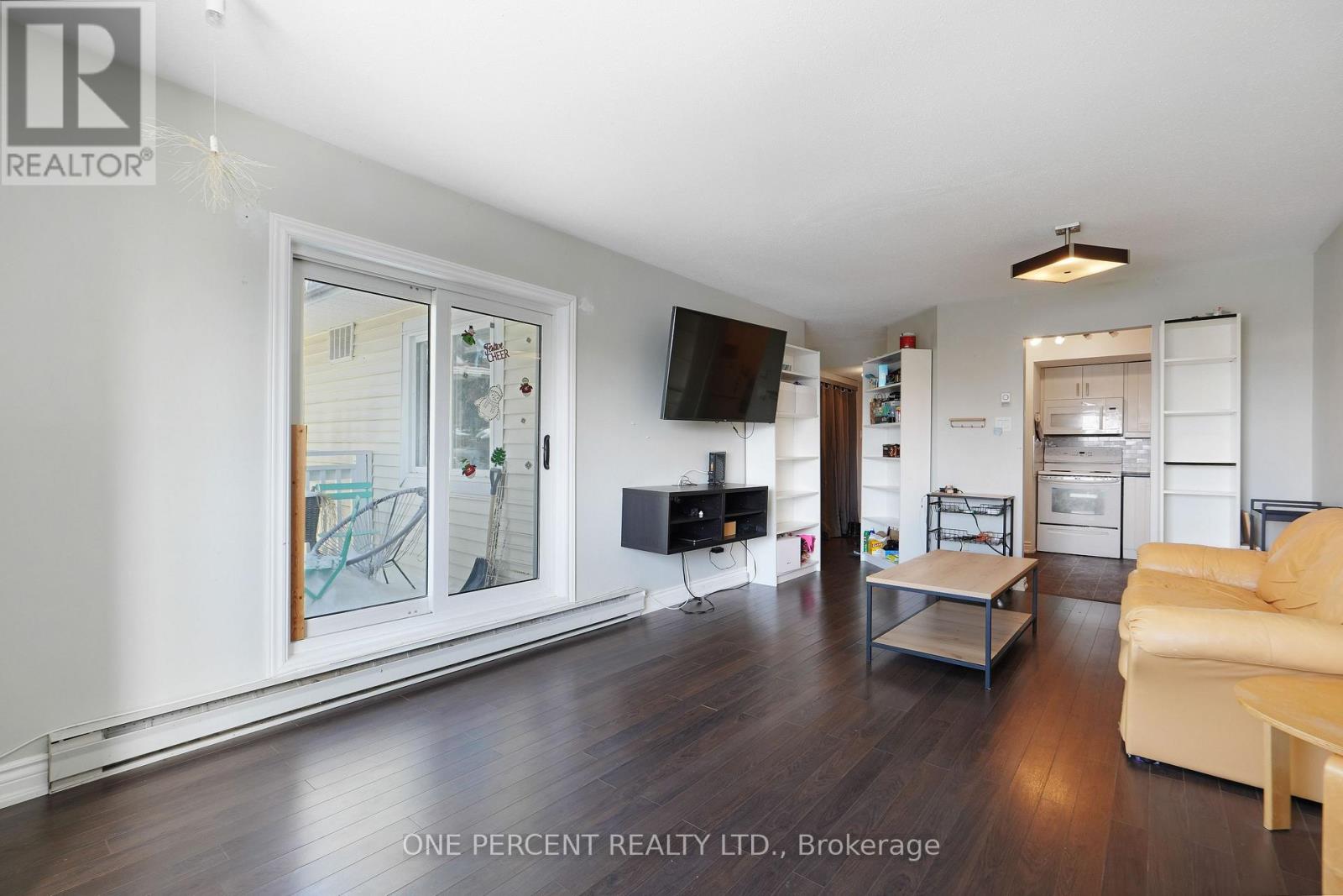 303 - 270 Lorry Greenberg Drive