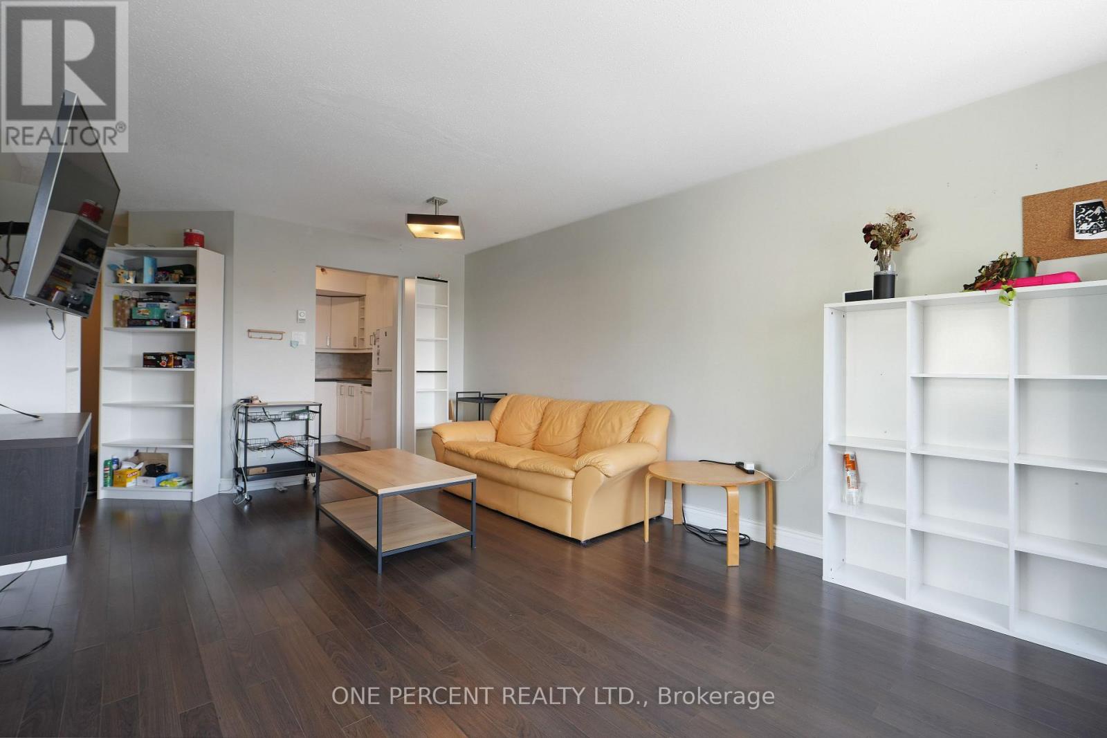 303 - 270 Lorry Greenberg Drive