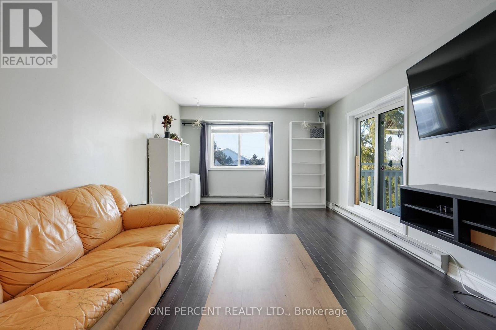 303 - 270 Lorry Greenberg Drive