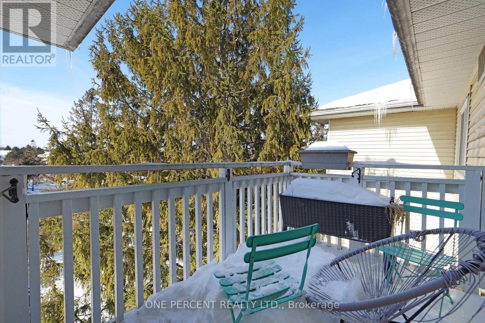 303 - 270 Lorry Greenberg Drive