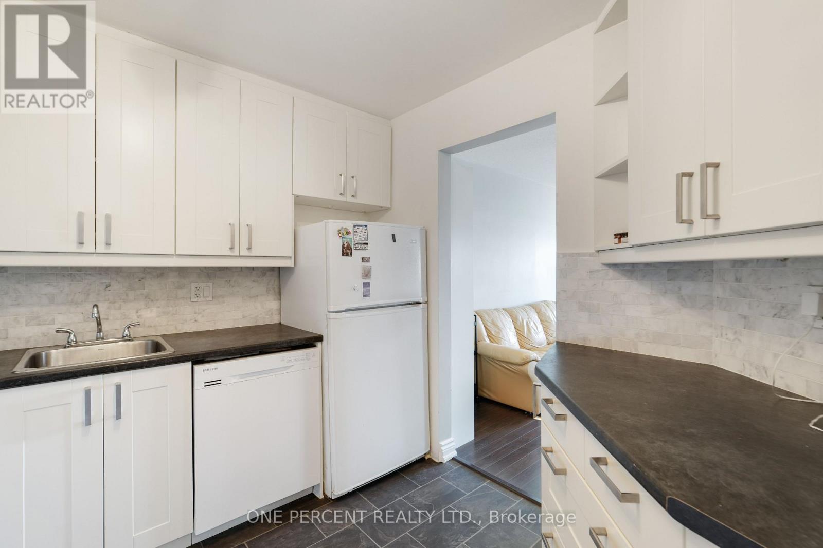 303 - 270 Lorry Greenberg Drive