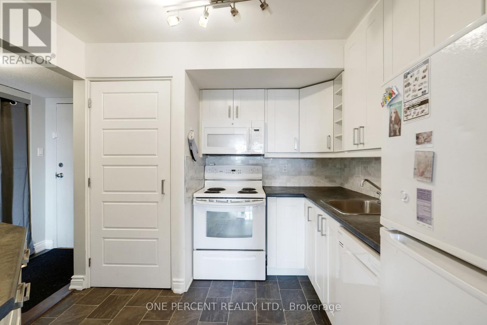 303 - 270 Lorry Greenberg Drive