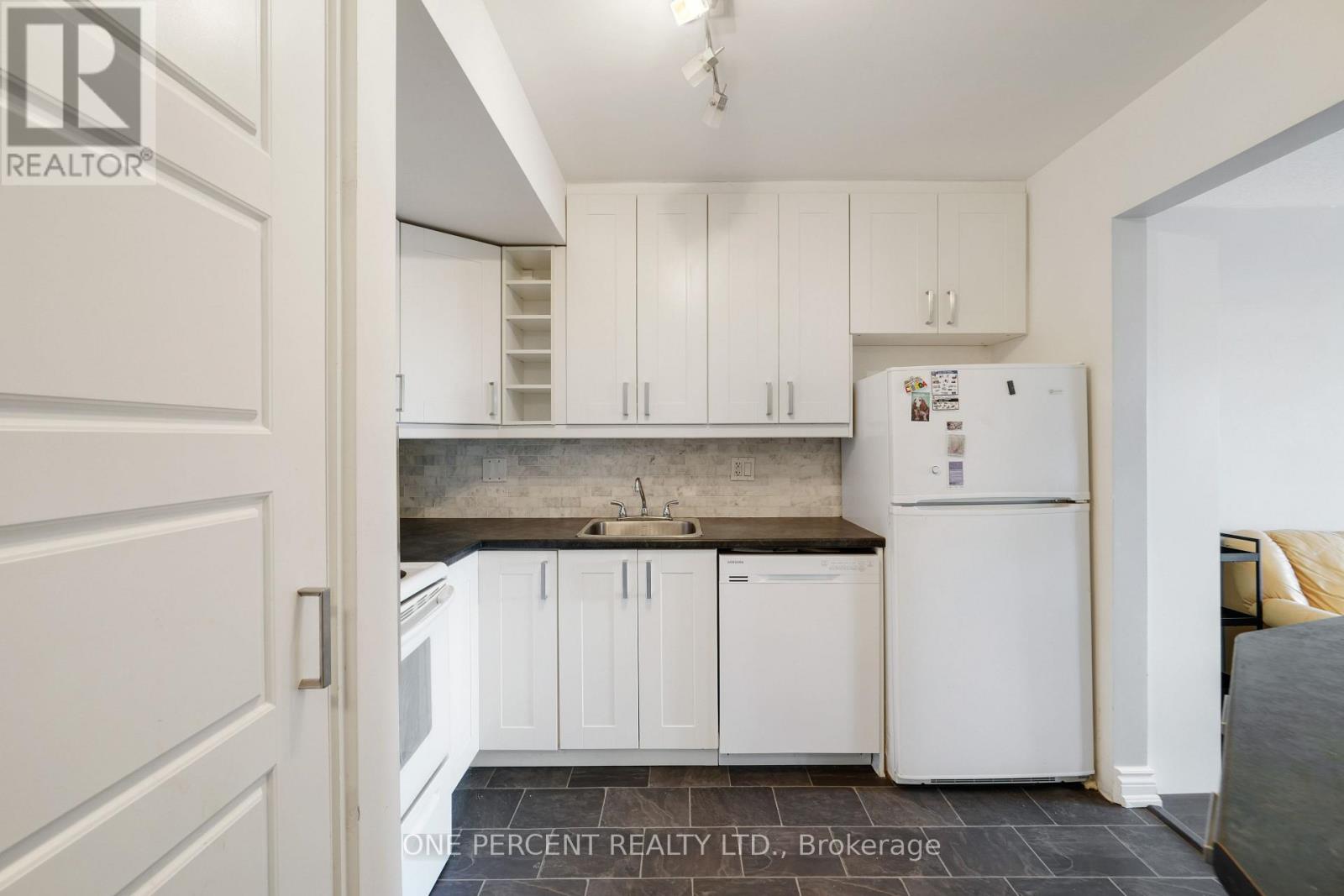 303 - 270 Lorry Greenberg Drive