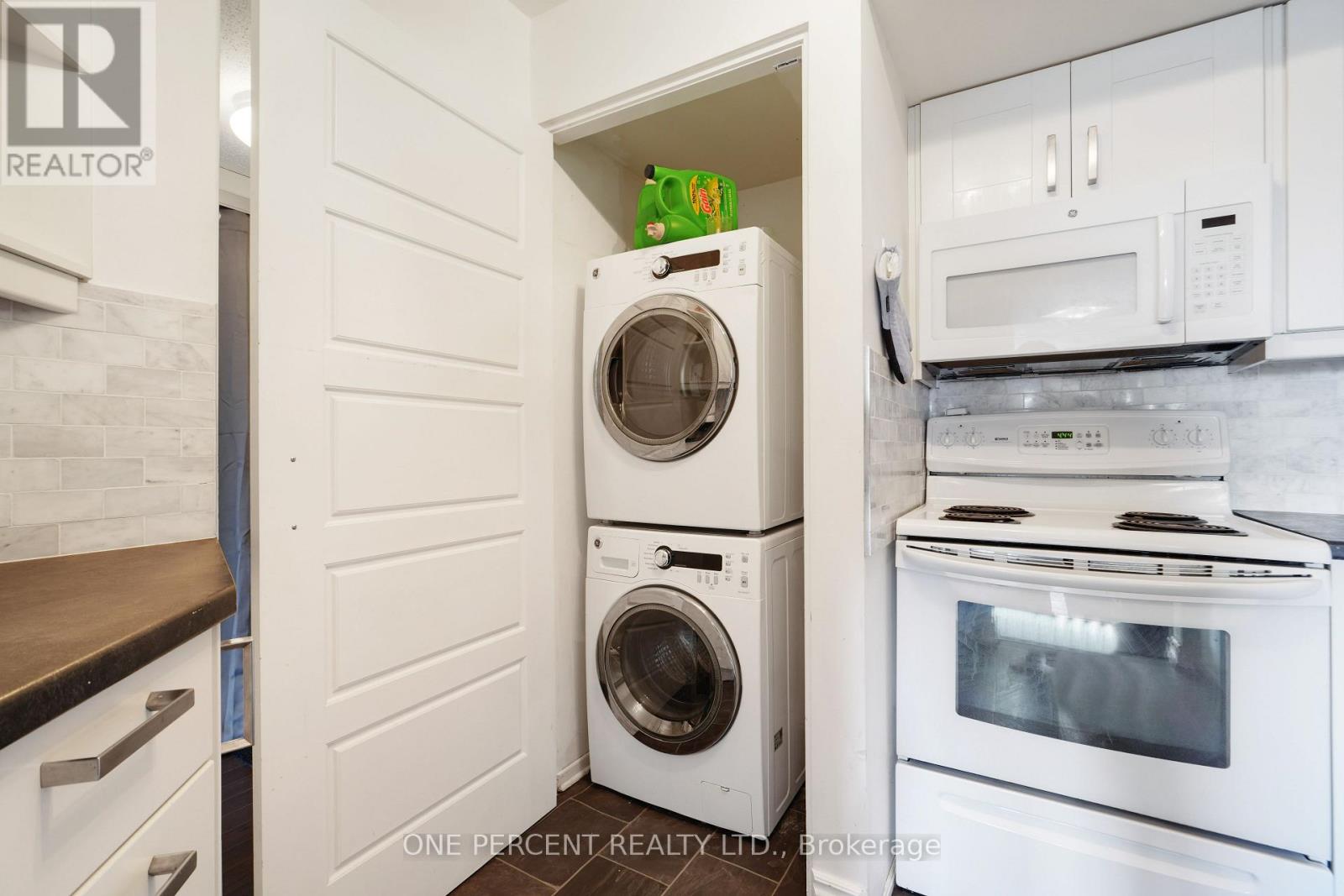 303 - 270 Lorry Greenberg Drive