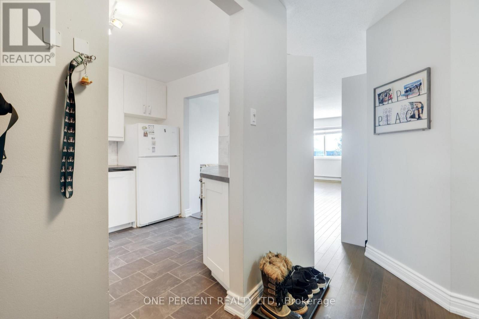 303 - 270 Lorry Greenberg Drive