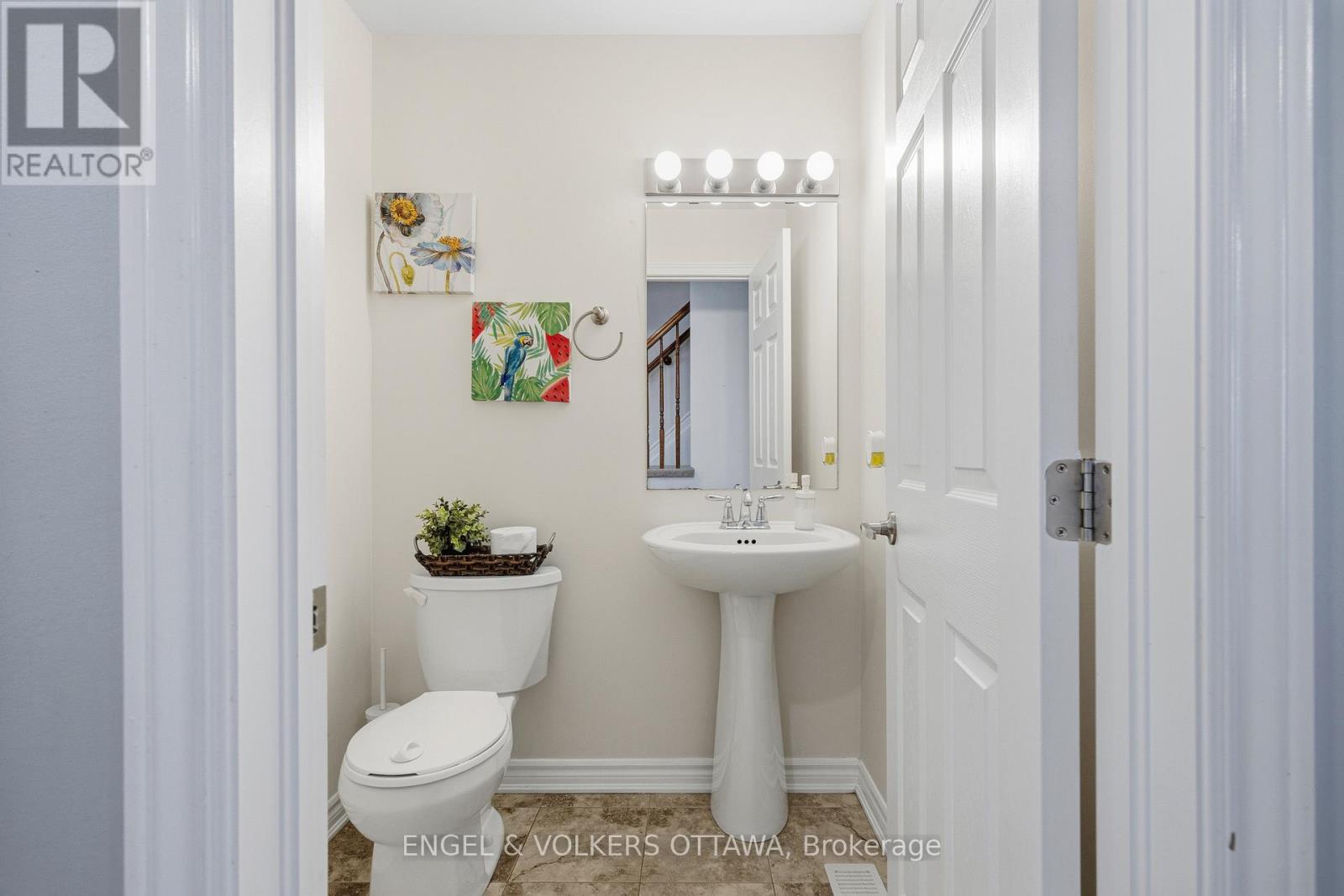 476 Coldwater Crescent