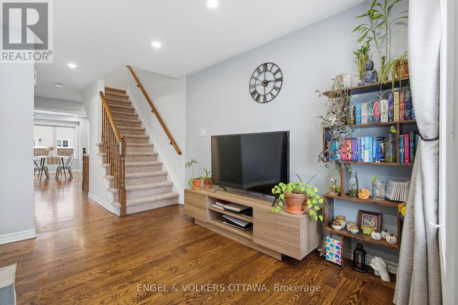 476 Coldwater Crescent