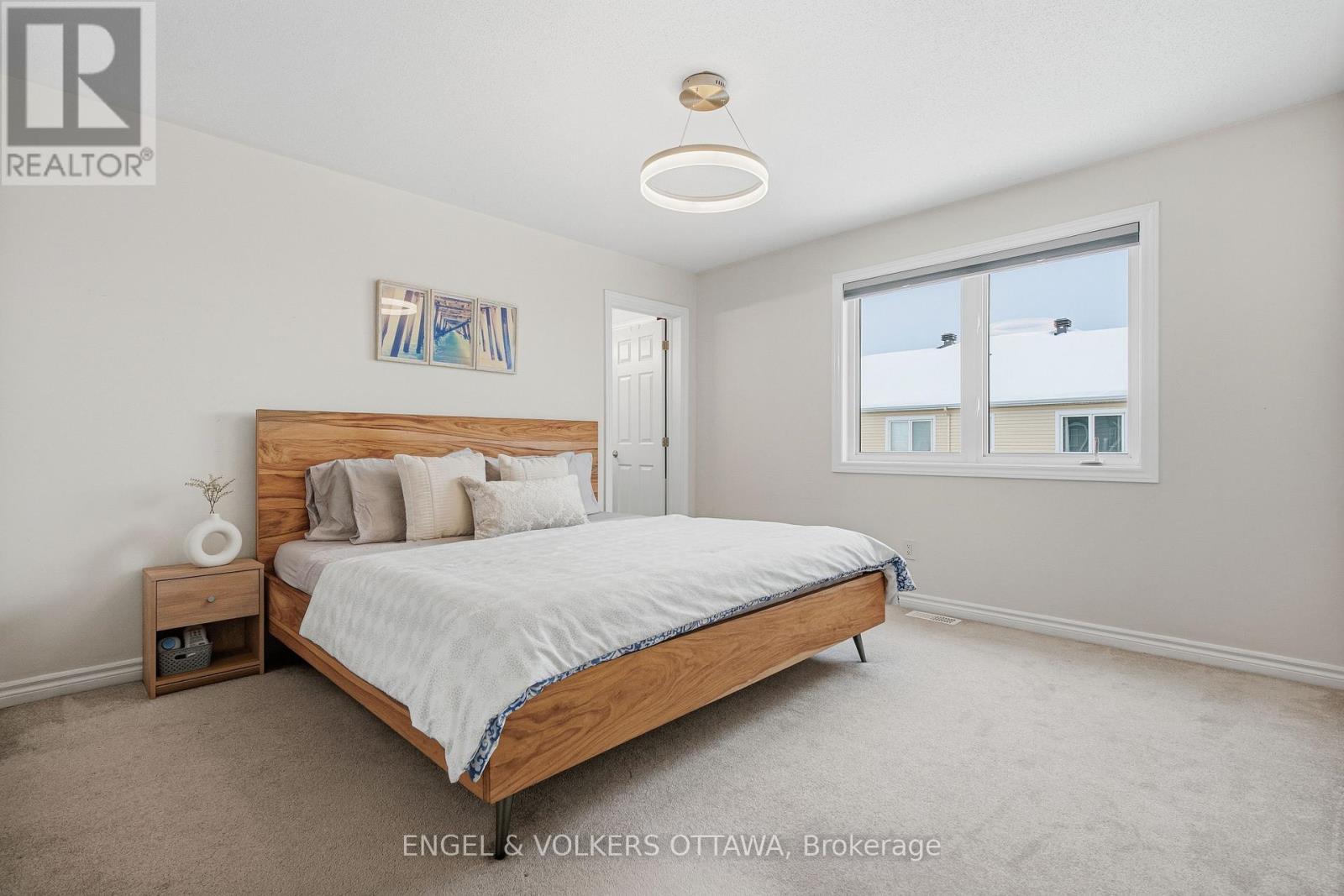 476 Coldwater Crescent