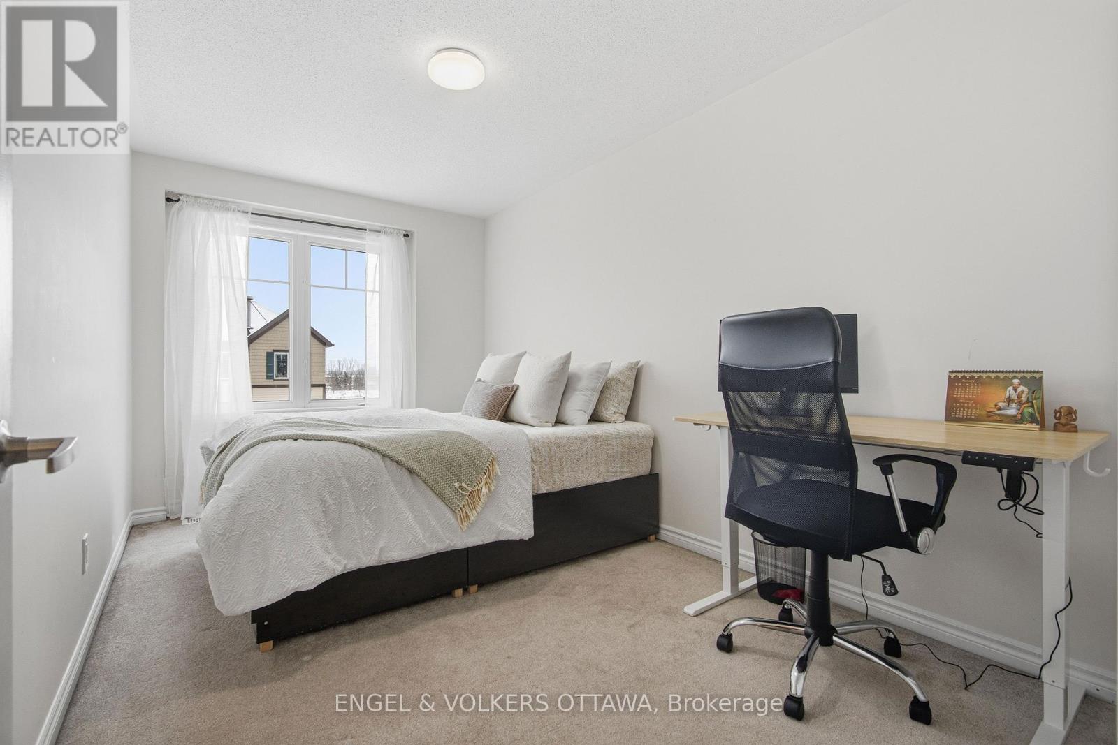 476 Coldwater Crescent