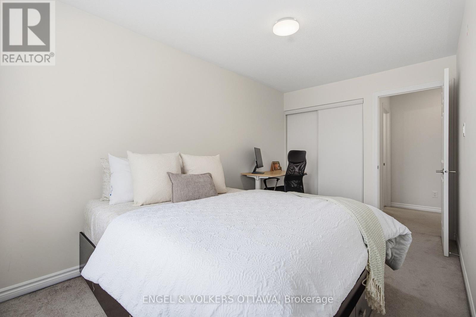 476 Coldwater Crescent