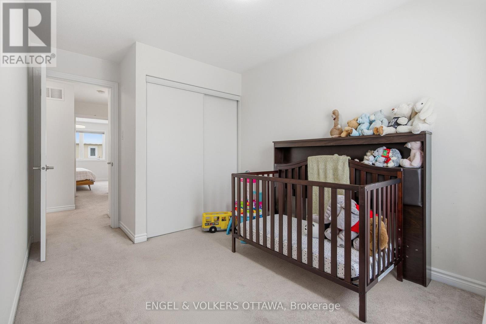 476 Coldwater Crescent