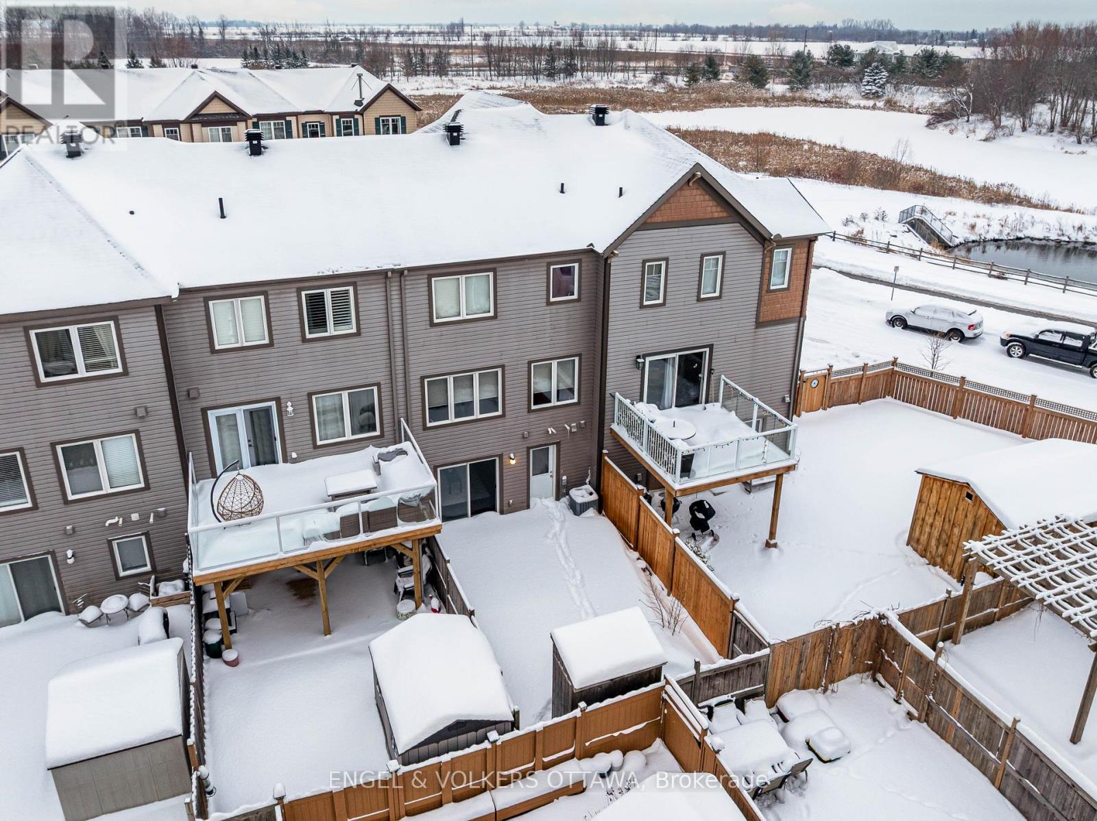 476 Coldwater Crescent