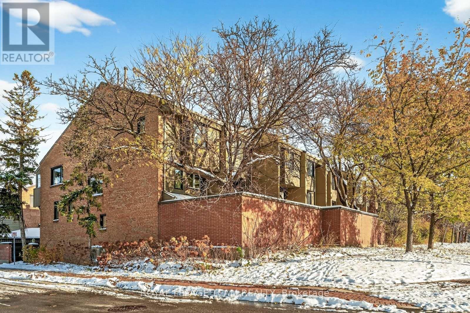 10 - 290 Cathcart Street