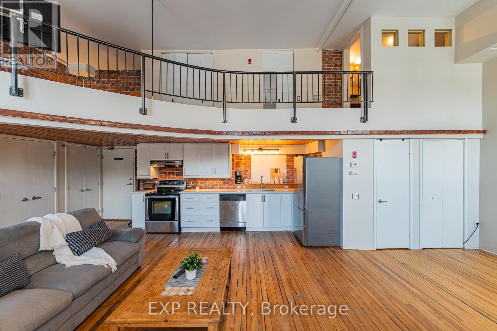 206 - 589 Rideau Street