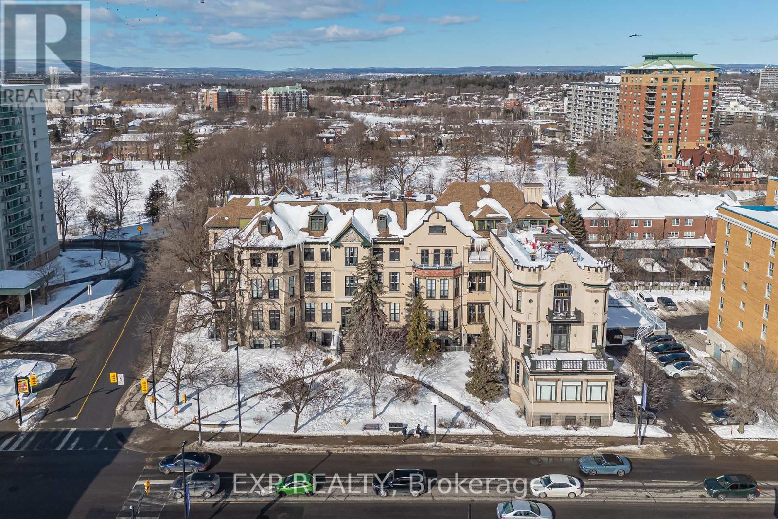 206 - 589 Rideau Street