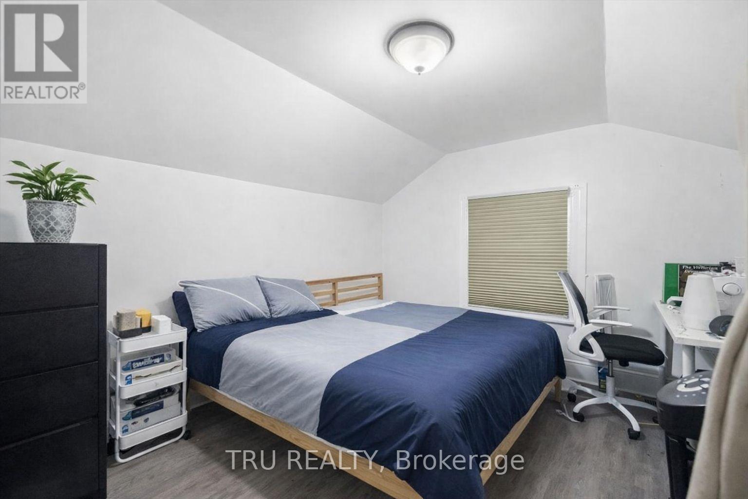 355 Cambridge Street N