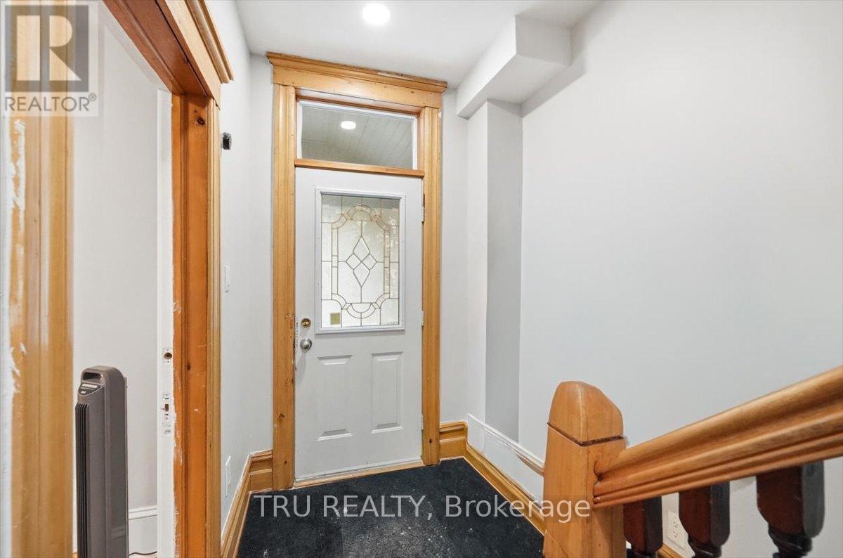 355 Cambridge Street N