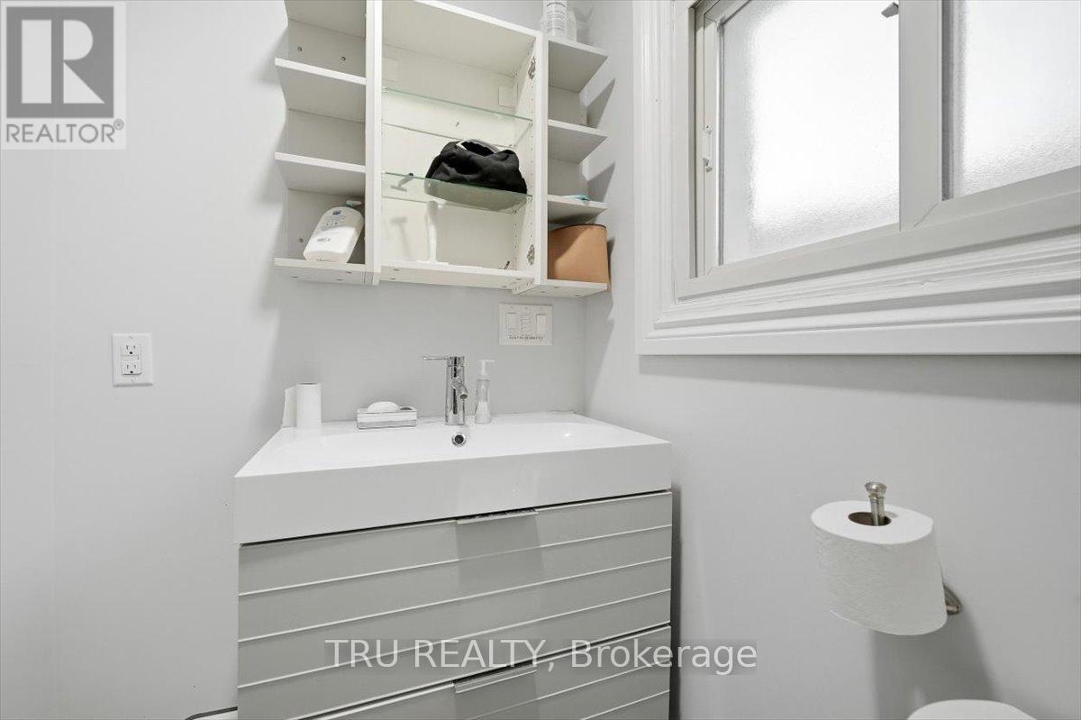 355 Cambridge Street N