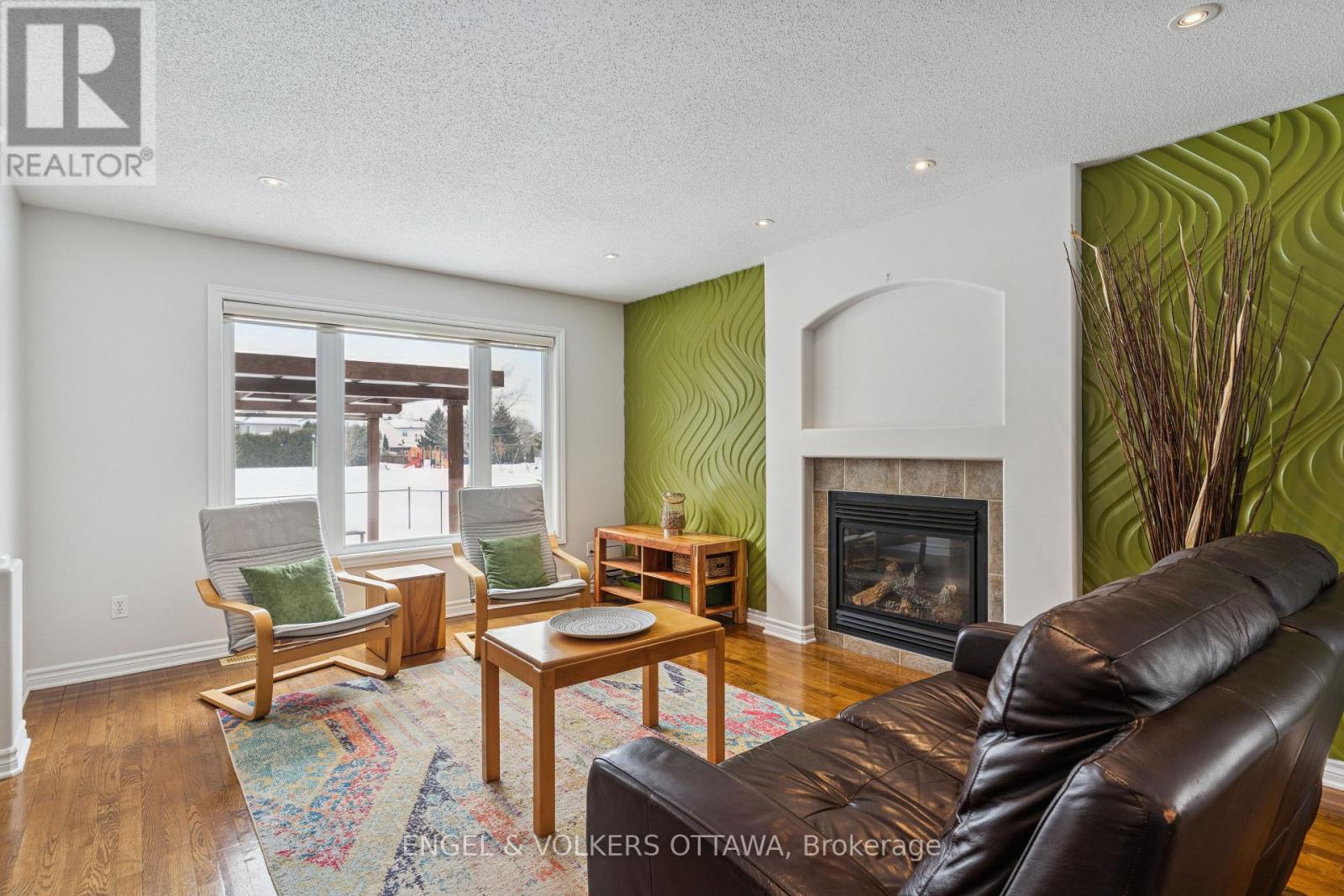 76 Frontenac Boulevard