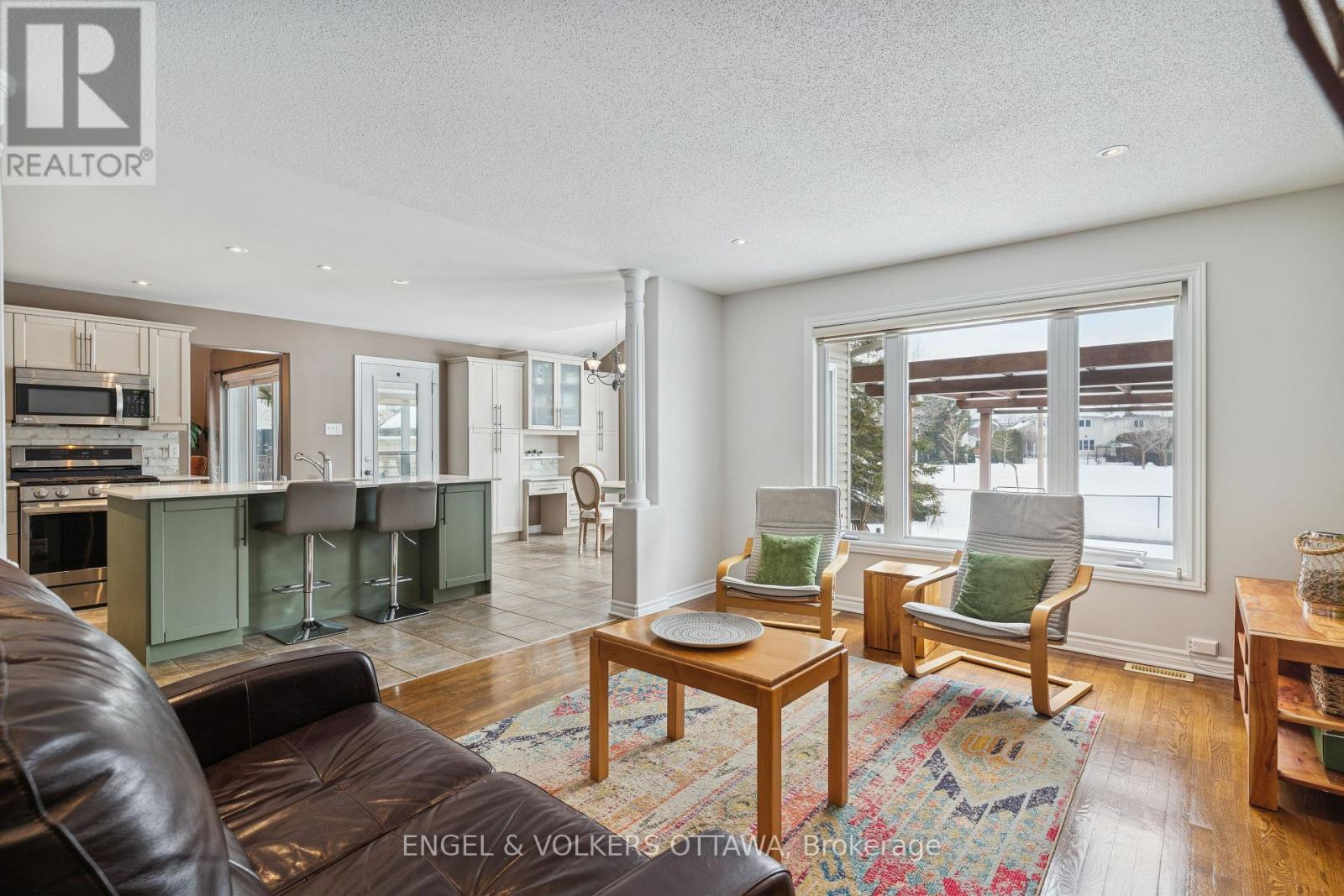 76 Frontenac Boulevard