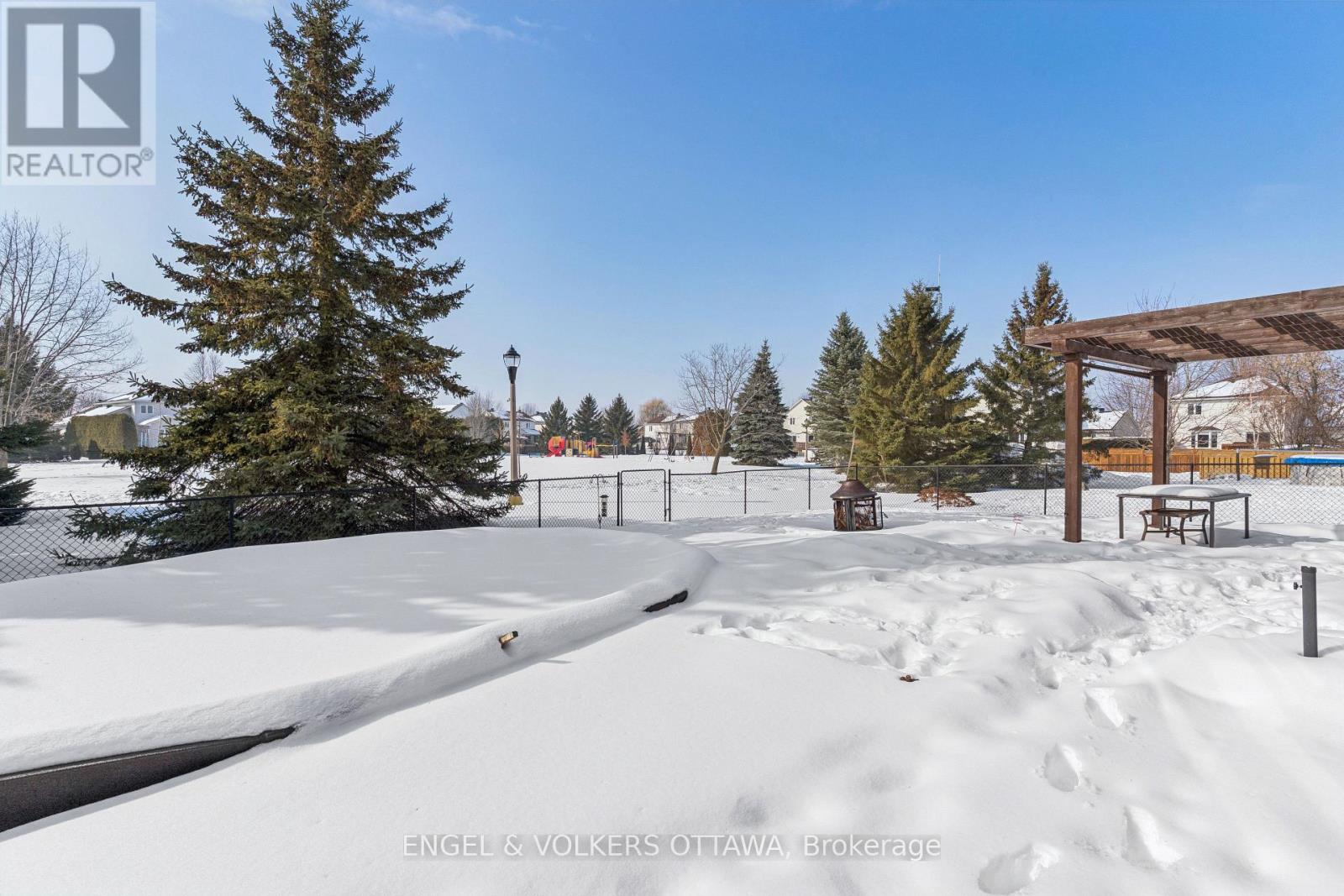 76 Frontenac Boulevard