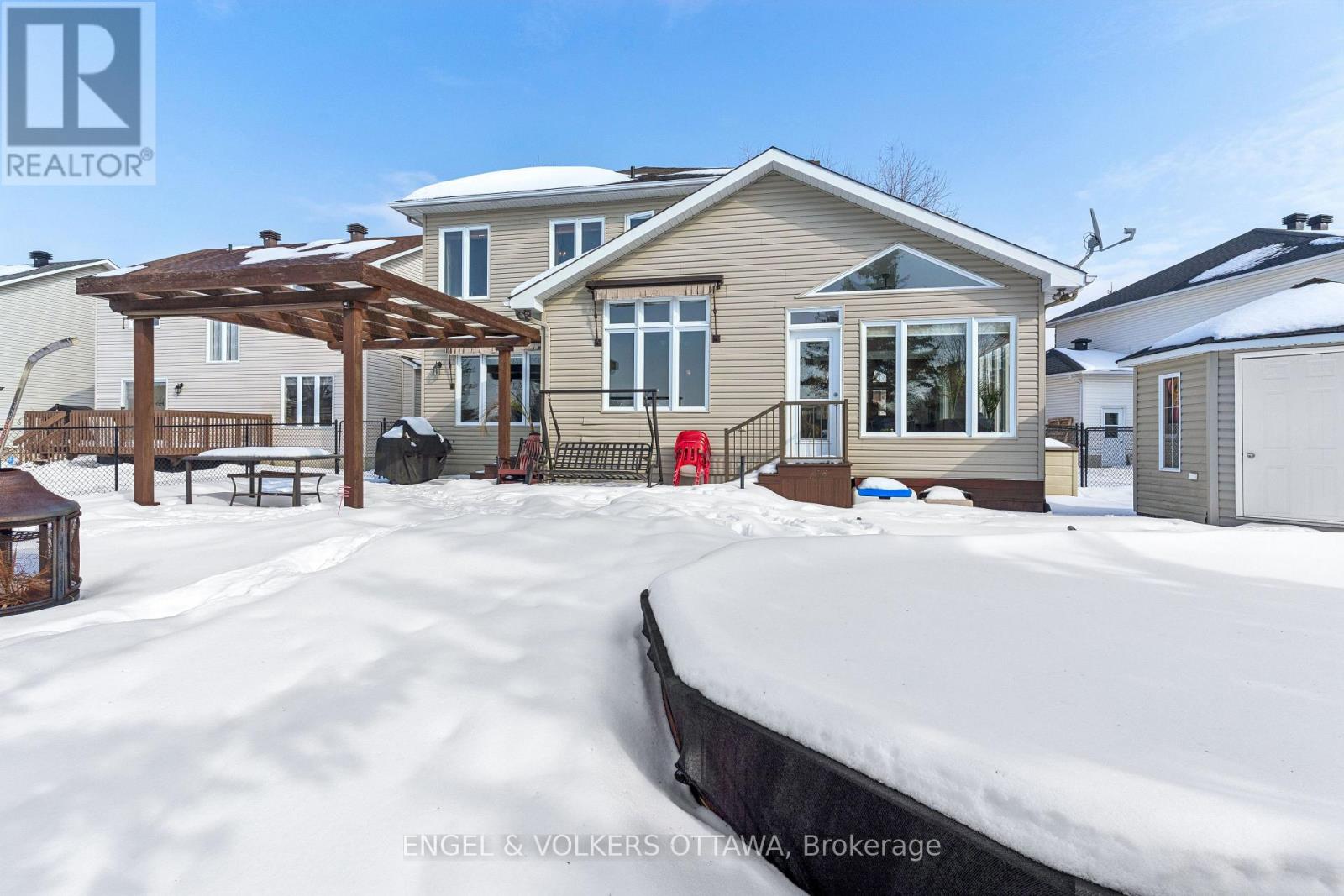 76 Frontenac Boulevard