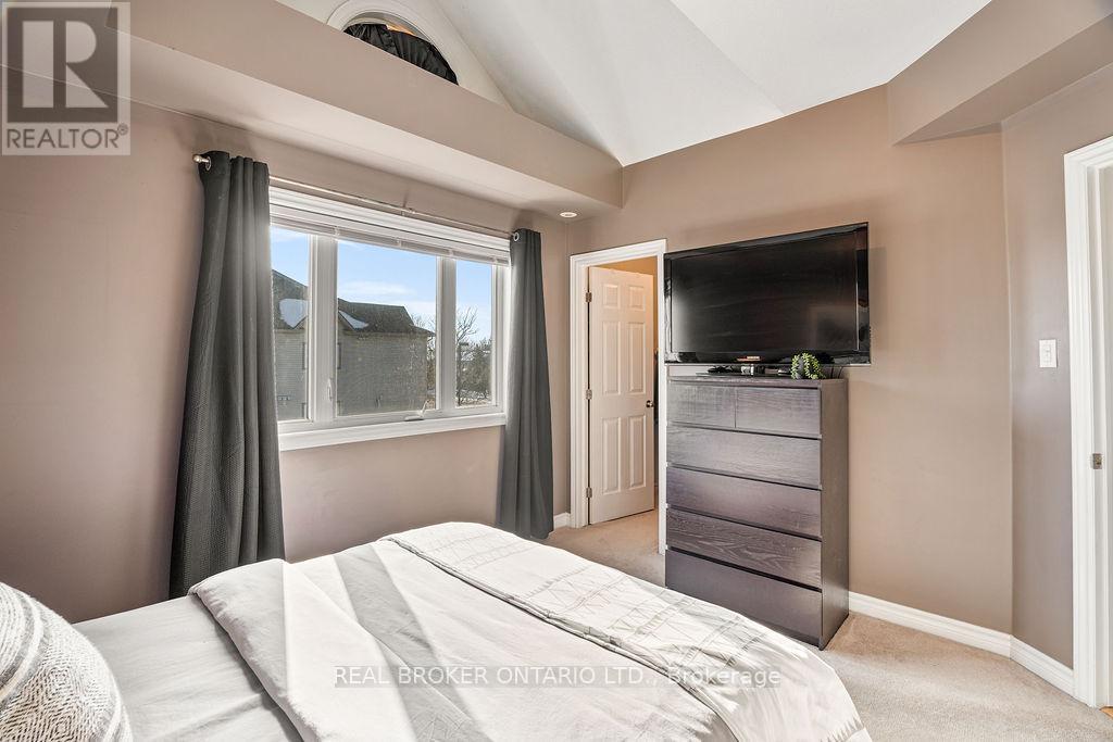 10 - 165 Waterbridge Drive