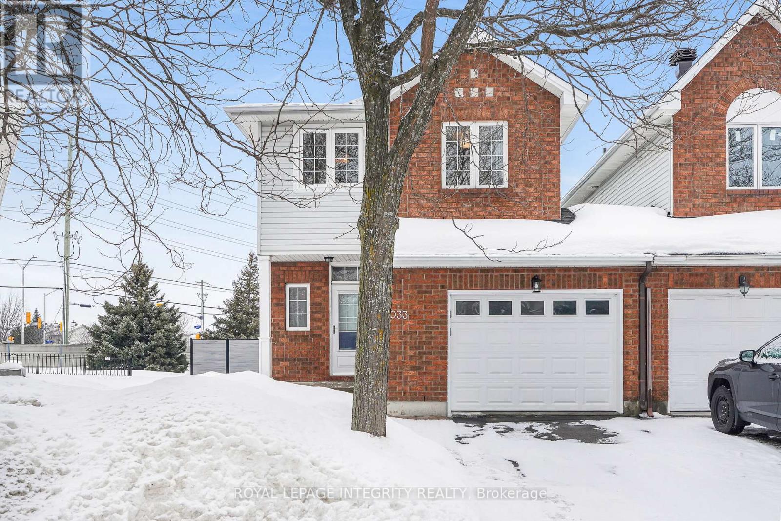 1033 Markwick Crescent